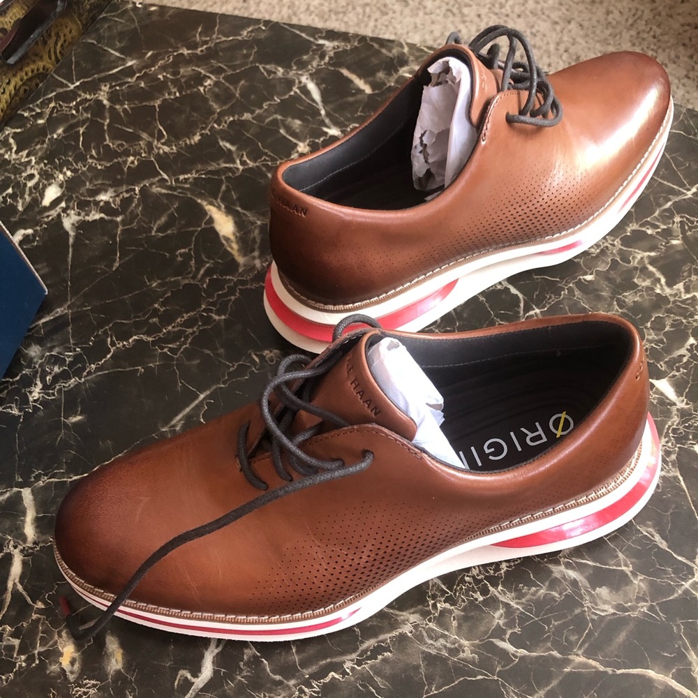 COLE HAAN
Men's Original Grand Cloudfeel Energy Oxfords
